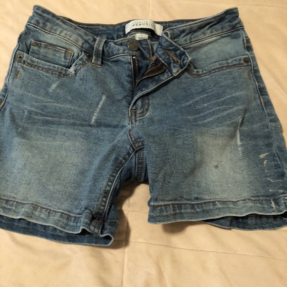 Denim short shorts - Picture 4 of 4